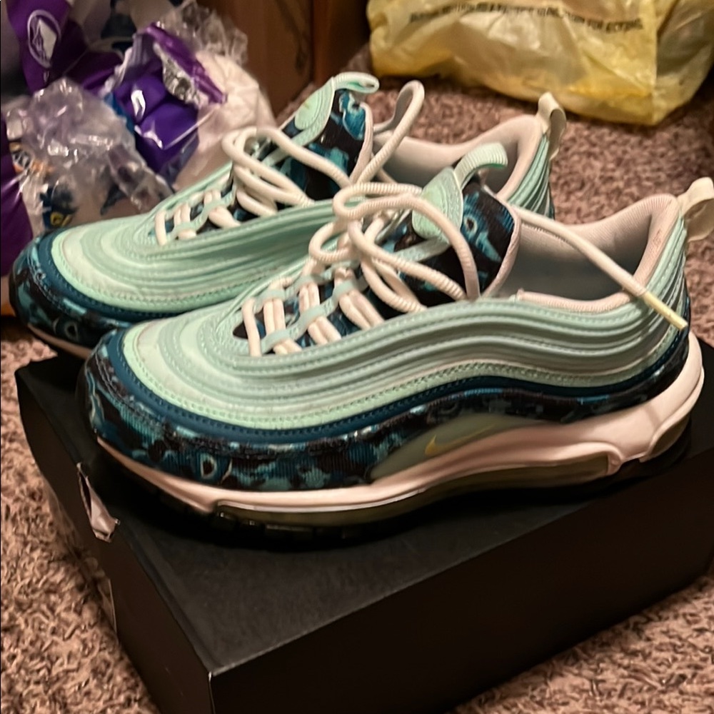 Nike Women's Air Max 97 in Teal and White grade school